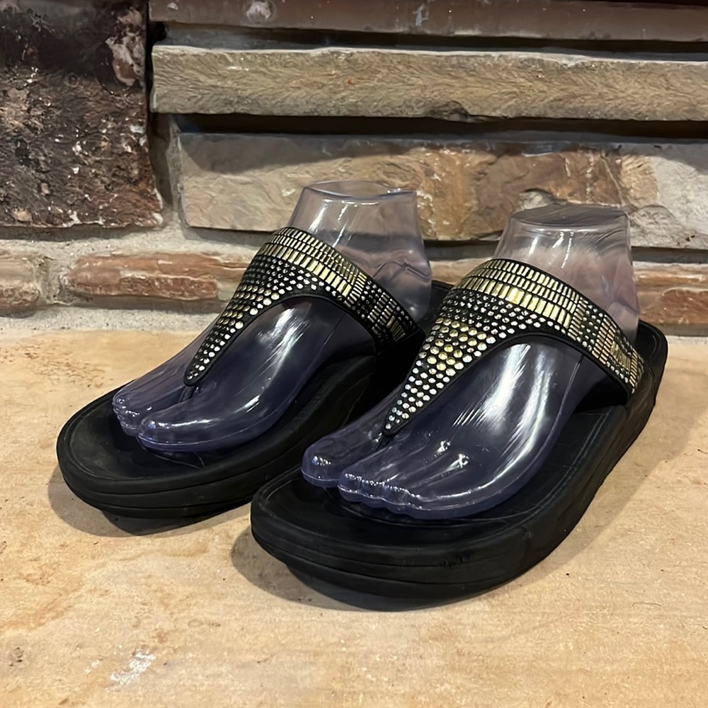 FitFlop Aztec Chada Studded Thong Sandal